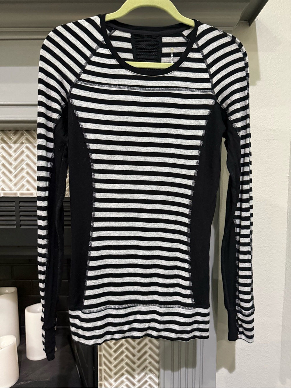 Mondetta Black & Gray Striped Long-Sleeve Top